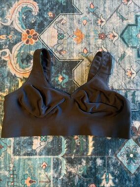 Hanes Black Seamless Wireless Bralette